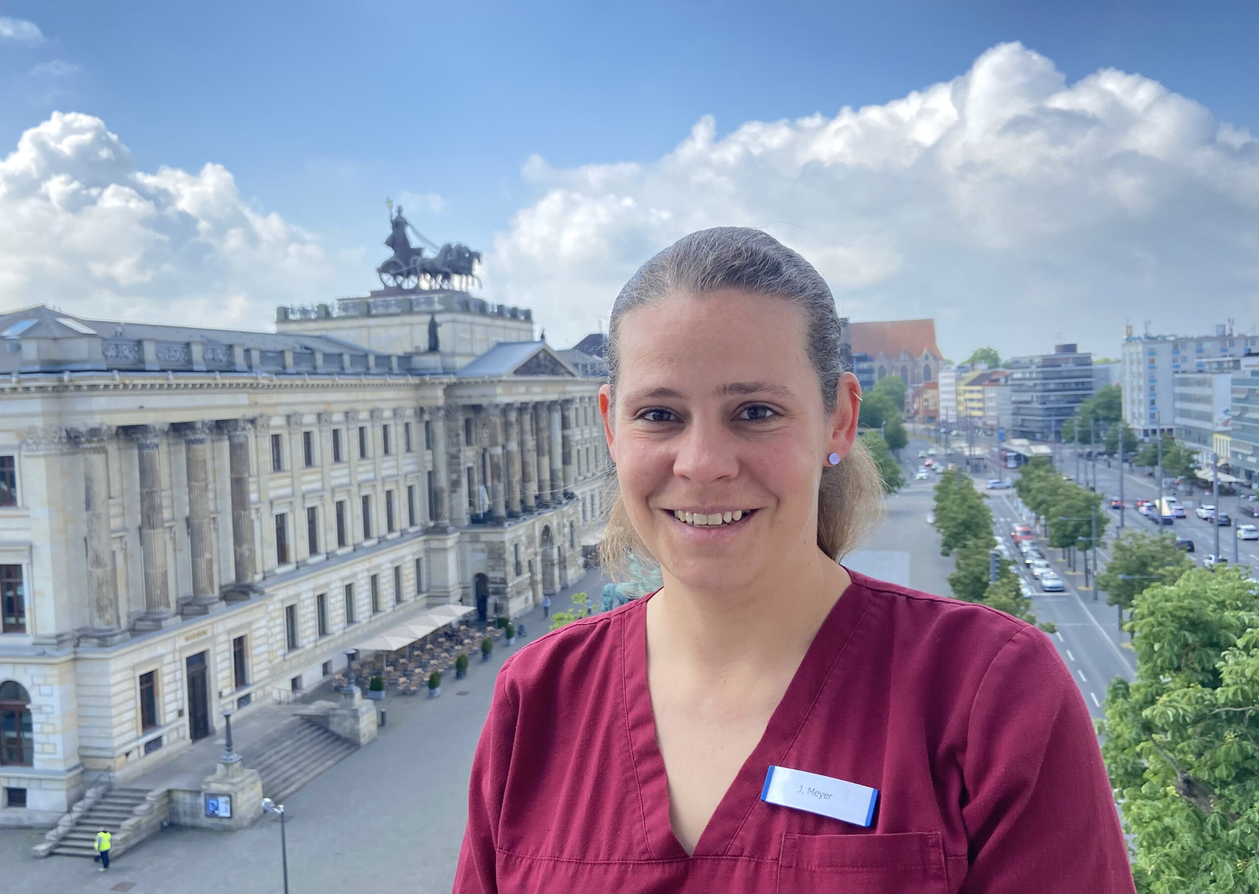 Portraitfoto von Mitarbeiterin J. Meyer