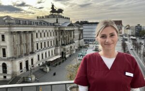 Portraitfoto von Mitarbeiterin J. Gödecke