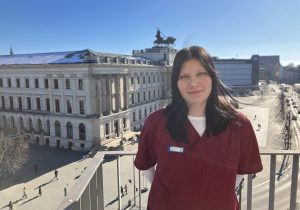 Portraitfoto von Mitarbeiterin L. Pause